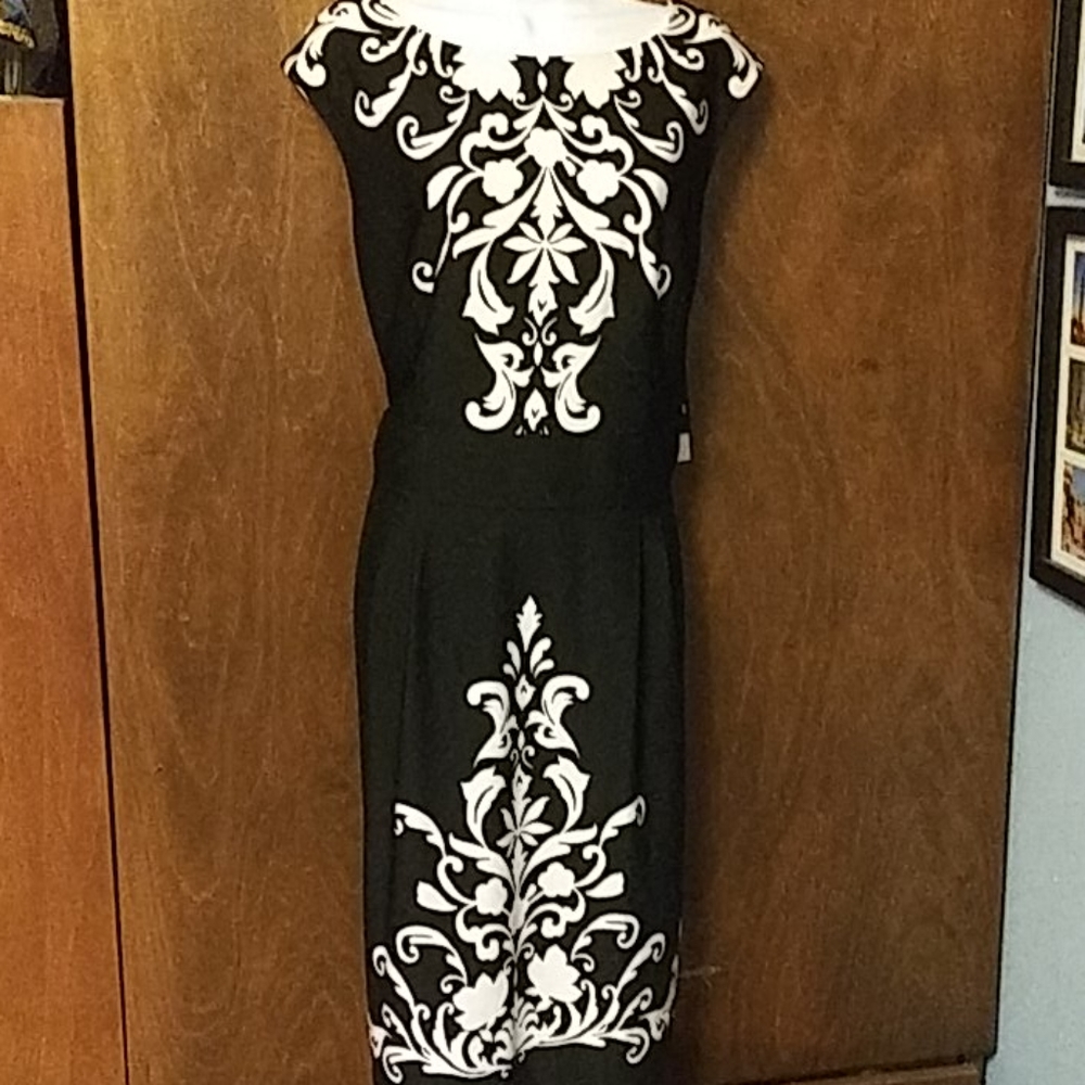 NWT SANDRA DARREN BLACK / WHITE DRESS